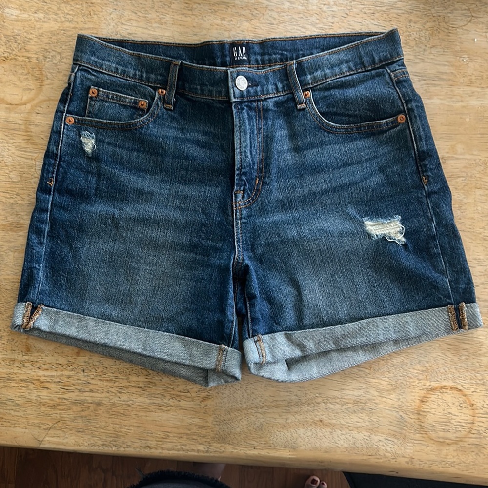 NWOT GAP denim shorts. Size 30